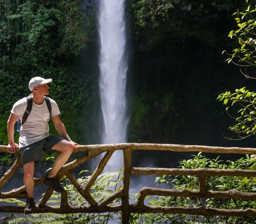 Getting-LASIK-in-Orange-County-while-avoiding-these-causes-of-eye-pain